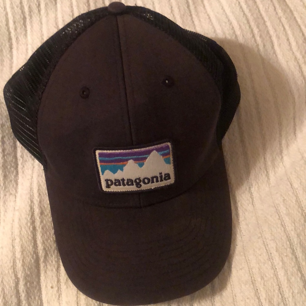 Patagonia close -fitting adjustable snap mesh trucker cap